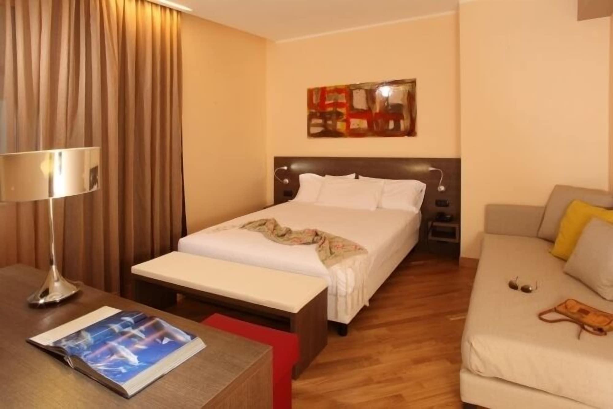 Hotel & Mercede