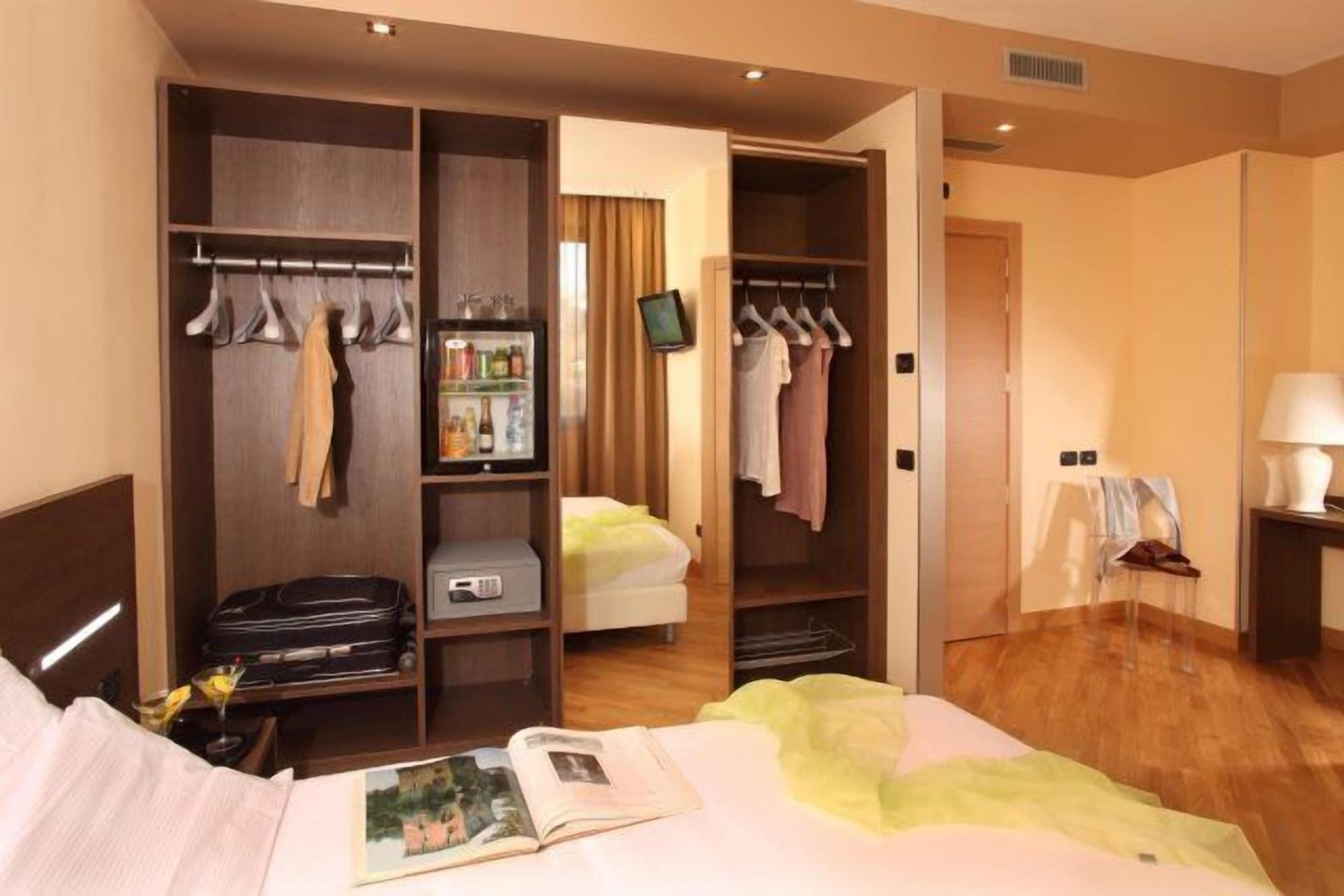& Mercede Hotel