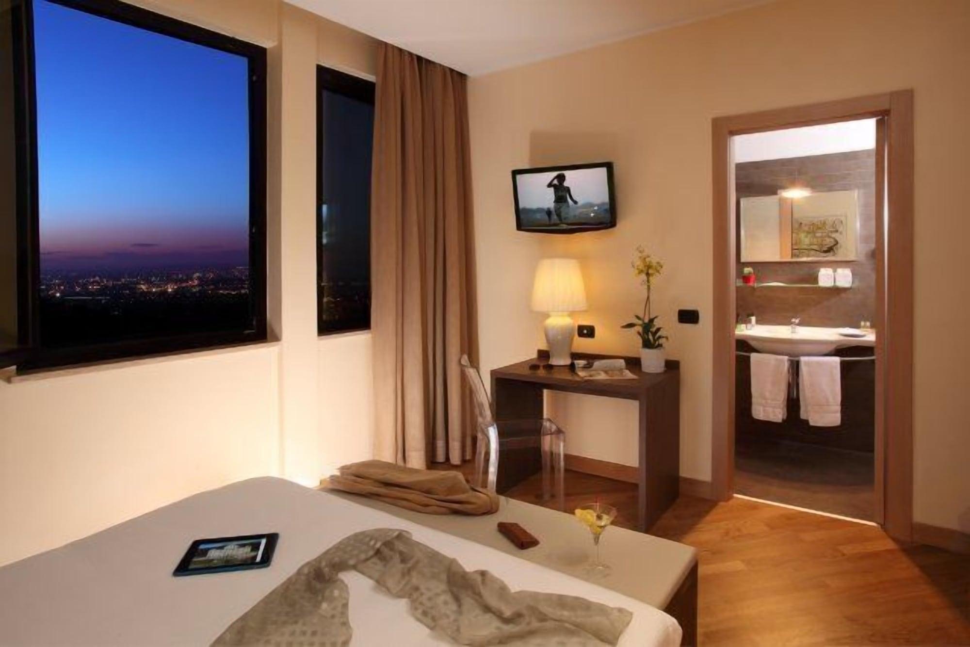 Hotel & Mercede Frascati